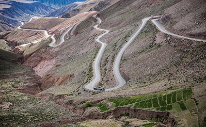 tape-2018-02-09-un-camion-en-la-cordillera-01