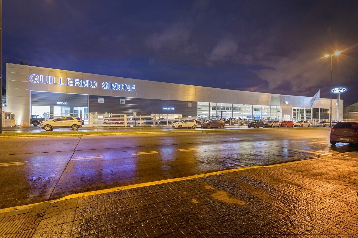 2018-06-01-la-ilustre-visita-llamada-ford-02