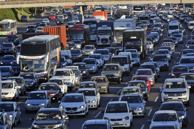 2018-06-08-hay-un-vehiculo-cada-31-habitantes-en-nuestro-pais-2-02