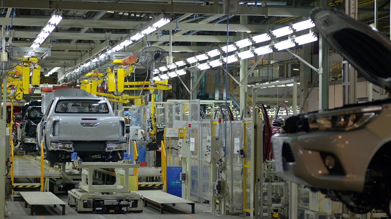 2018-06-08-las-automotrices-argentinas-frenaron-su-produccion-por-el-paro-de-camioneros-de-brasil-2-02