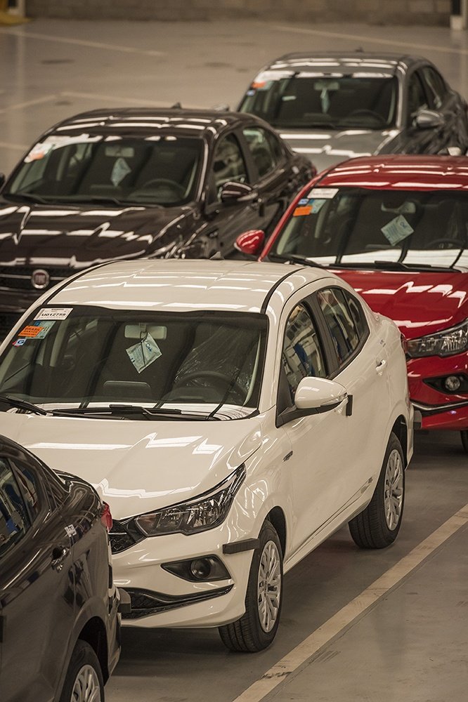 2018-07-06-fiat-cronos-30-mil-unidades-03