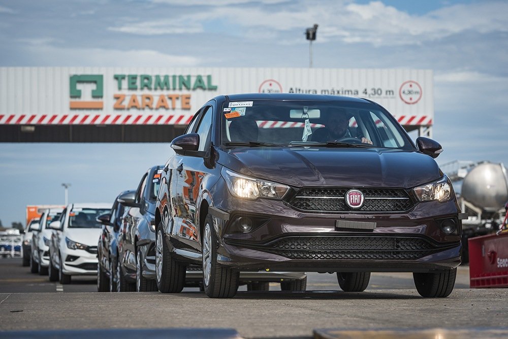 2018-07-06-fiat-cronos-30-mil-unidades-06