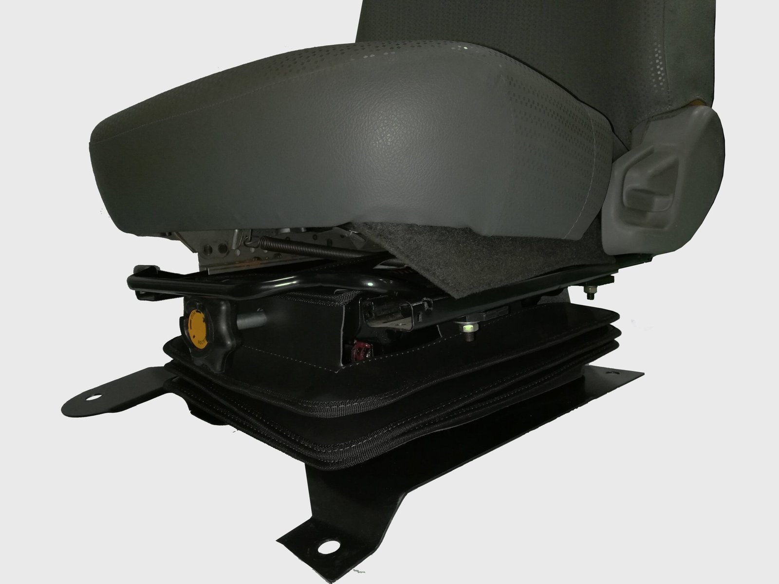 2018-07-27-hino-lanza-su-butaca-hidraulica-2-02