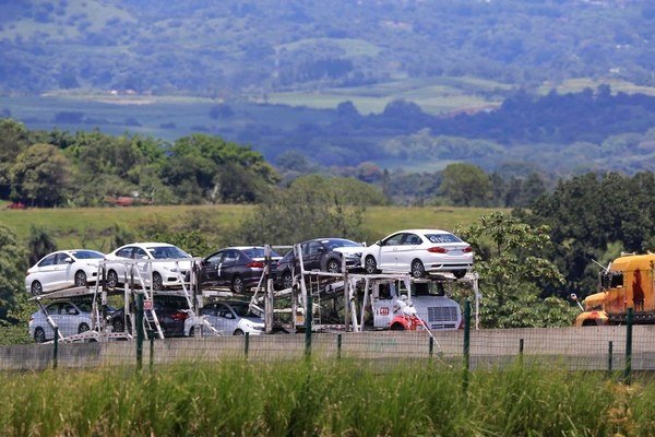 2018-08-17-costa-rica-caen-las-importaciones-de-automoviles-1-01