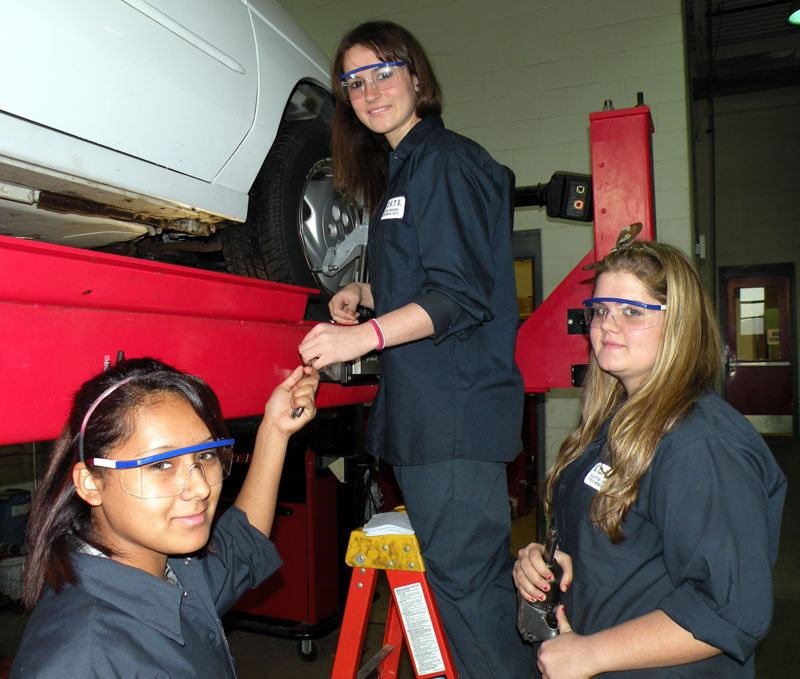 2018-09-07-un-taller-mecanico-atendido-por-mujeres-02