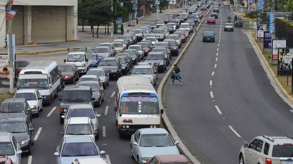 2018-09-21-el-salvador-mercado-de-autopartes-02