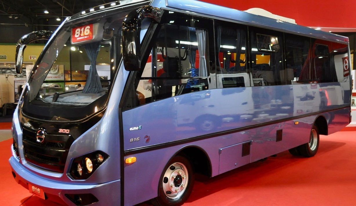 2018-09-28-hino-ingresa-al-mercado-de-minibuses-en-argentina-02