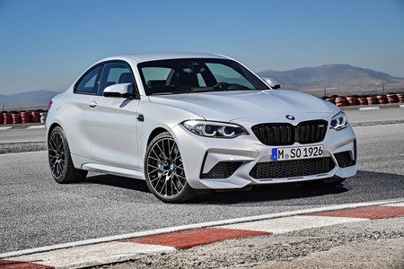 2018-10-12-mercedes-y-bmw-instan-a-cambiar-el-auto-2-02