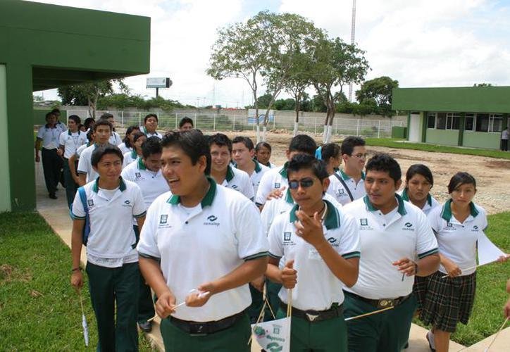 2019-03-15-carrera-armadora-automotriz-2-02