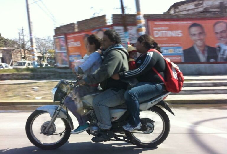 Los niños en los accidentes viales de motos – Taller Actual