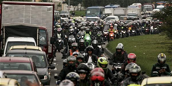 2019-04-11-por-colombia-se-mueven-82-millones-de-motocicletas-3-03