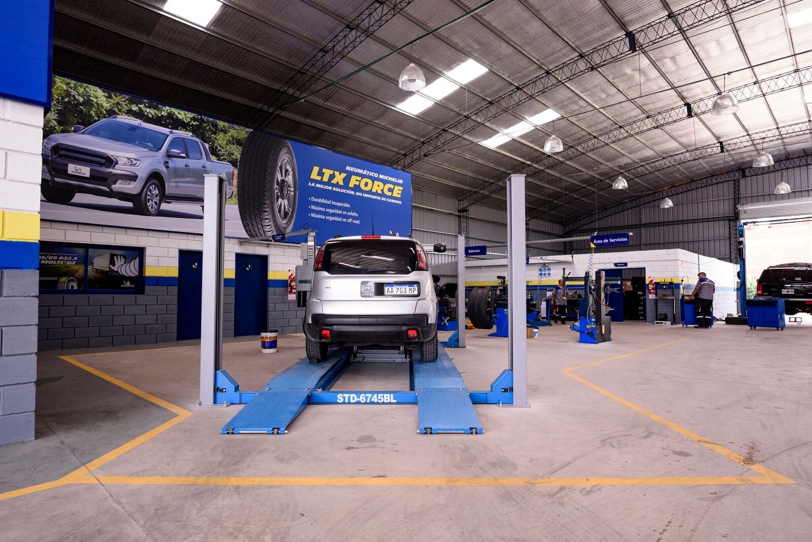 2019-04-19-la-red-de-revendedores-de-michelin-continua-creciendo-8-07