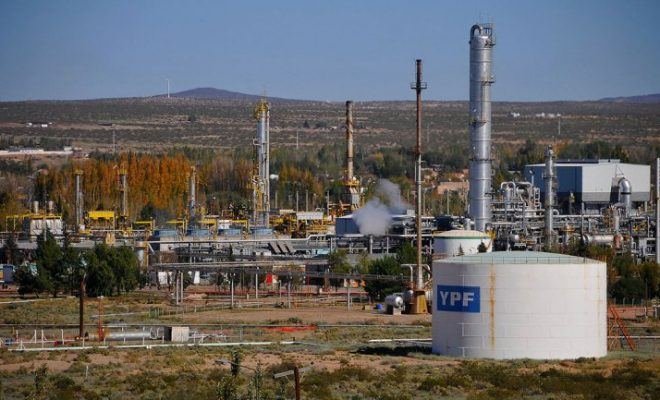 2019-04-25-el-complejo-industrial-la-plata-de-ypf-mejora-procesos-con-la-asistencia-del-inti-2-02