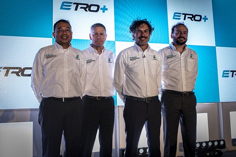2019-04-26-petronas-etro-02