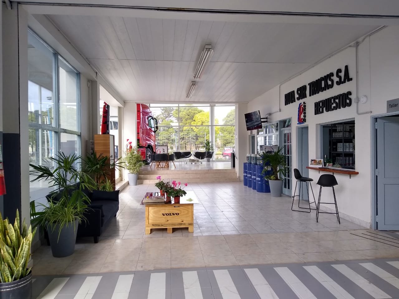 2019-06-21-volvo-inaugura-un-nuevo-punto-de-venta-y-servicio-en-mar-del-plata-rts-mdq-02