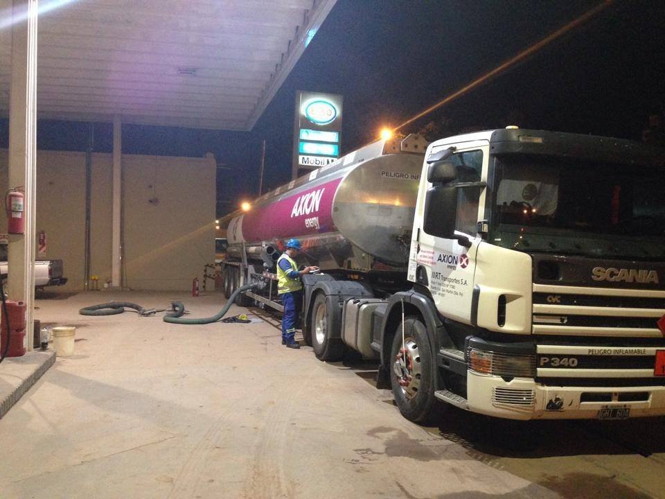 2019-06-25-el-ex-ministro-aranguren-junto-a-expendedores-y-los-30-aos-de-historia-de-las-estaciones-de-servicio-03