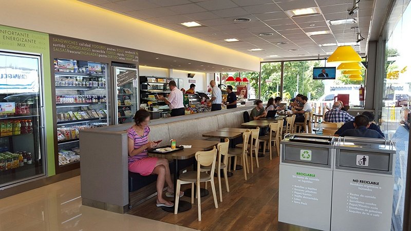 2019-07-23-las-tiendas-de-las-estaciones-de-servicio-dejaran-de-tener-la-fama-de-vender-alimentos-caros-2-02