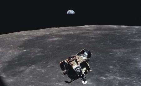 2019-07-26-space-oddity-la-sorprendente-historia-de-como-ford-ayudo-al-hombre-a-llegar-a-la-luna-5-05