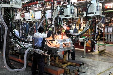 2019-08-02-crean-una-red-para-impulsar-la-oferta-de-servicios-tecnologicos-destinados-al-sector-automotriz-2-02