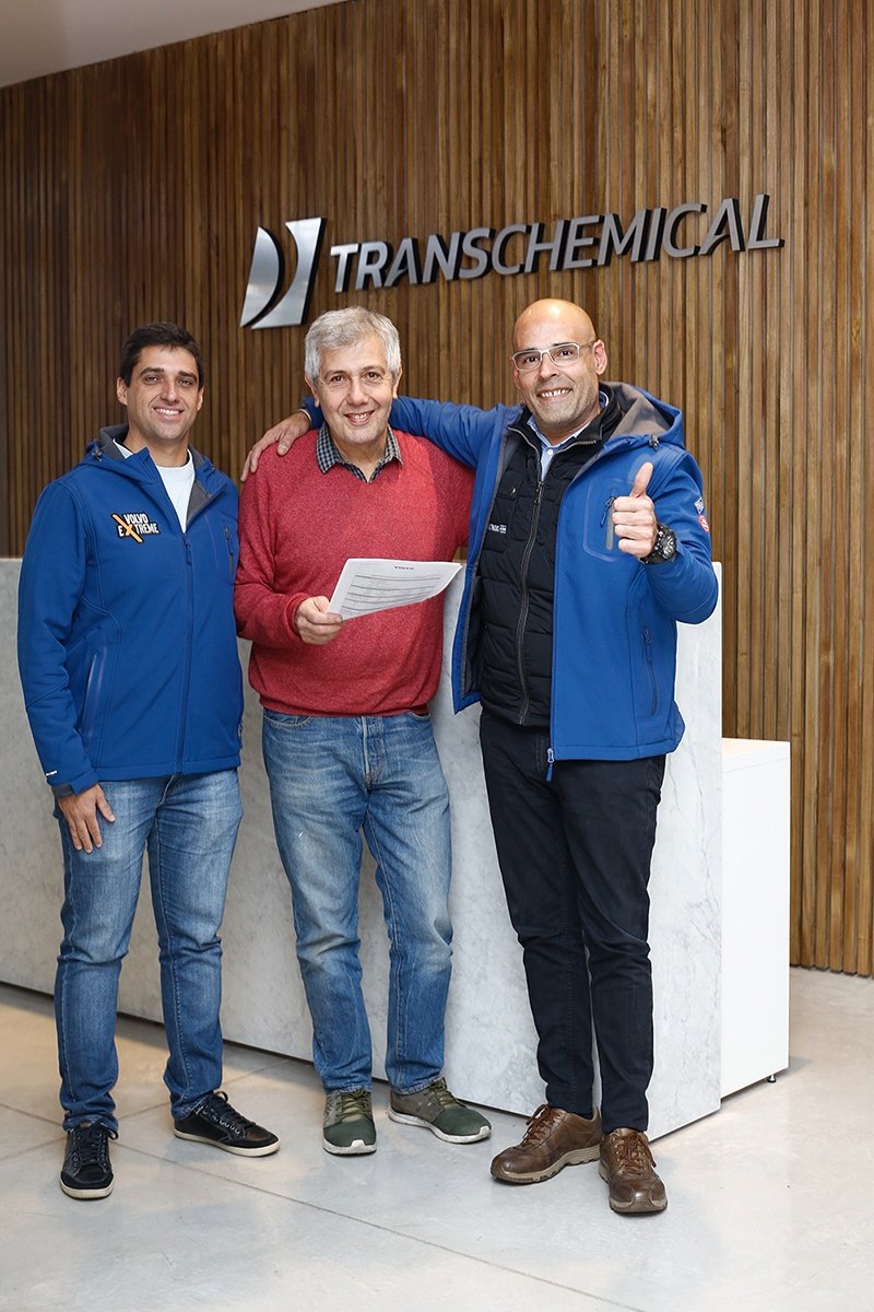 2019-08-23-volvo-trucks-y-transchemical-firmaron-un-acuerdo-por-90-contratos-de-mantenimiento-oro-volvo2-14