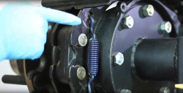 2019-08-30-como-mantener-los-frenos-de-aire-de-un-camion-3-06