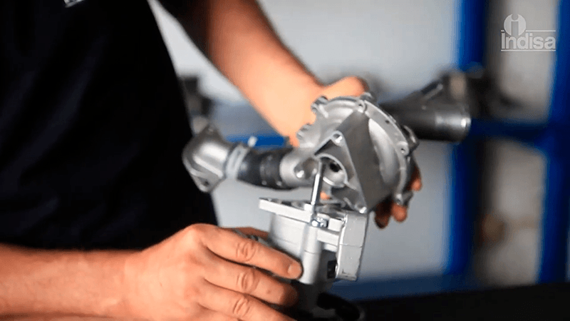 2019-09-27-instalacion-de-bombas-de-agua-indisa-en-los-motores-fiat-etorq-08