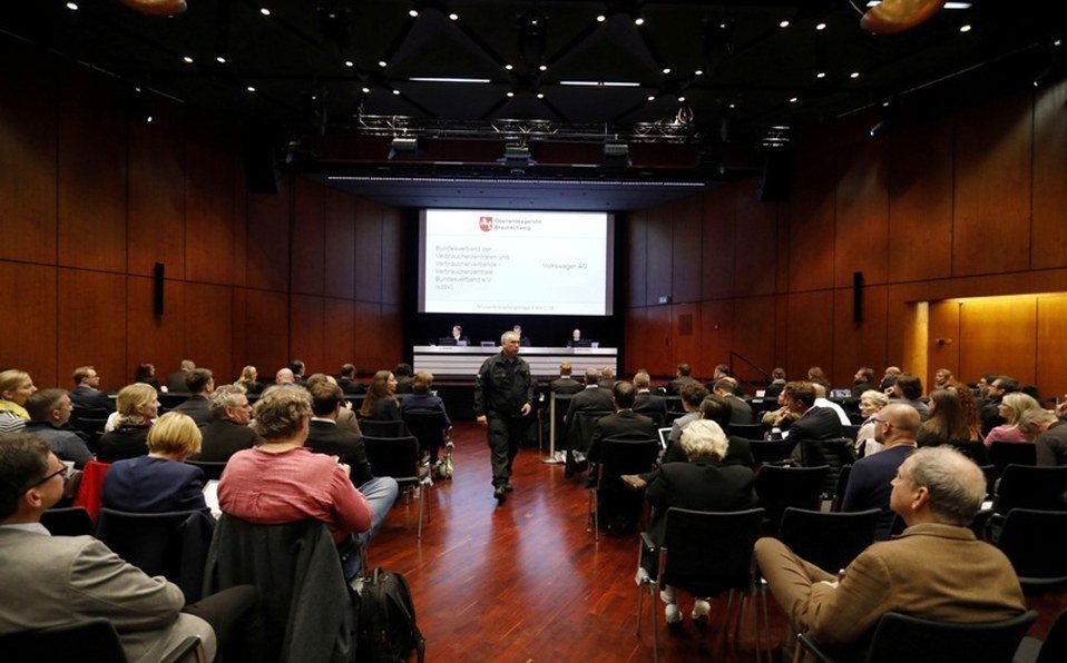 2019-10-04-comenzo-el-masivo-juicio-contra-volkswagen-por-el-dieselgate-3-03