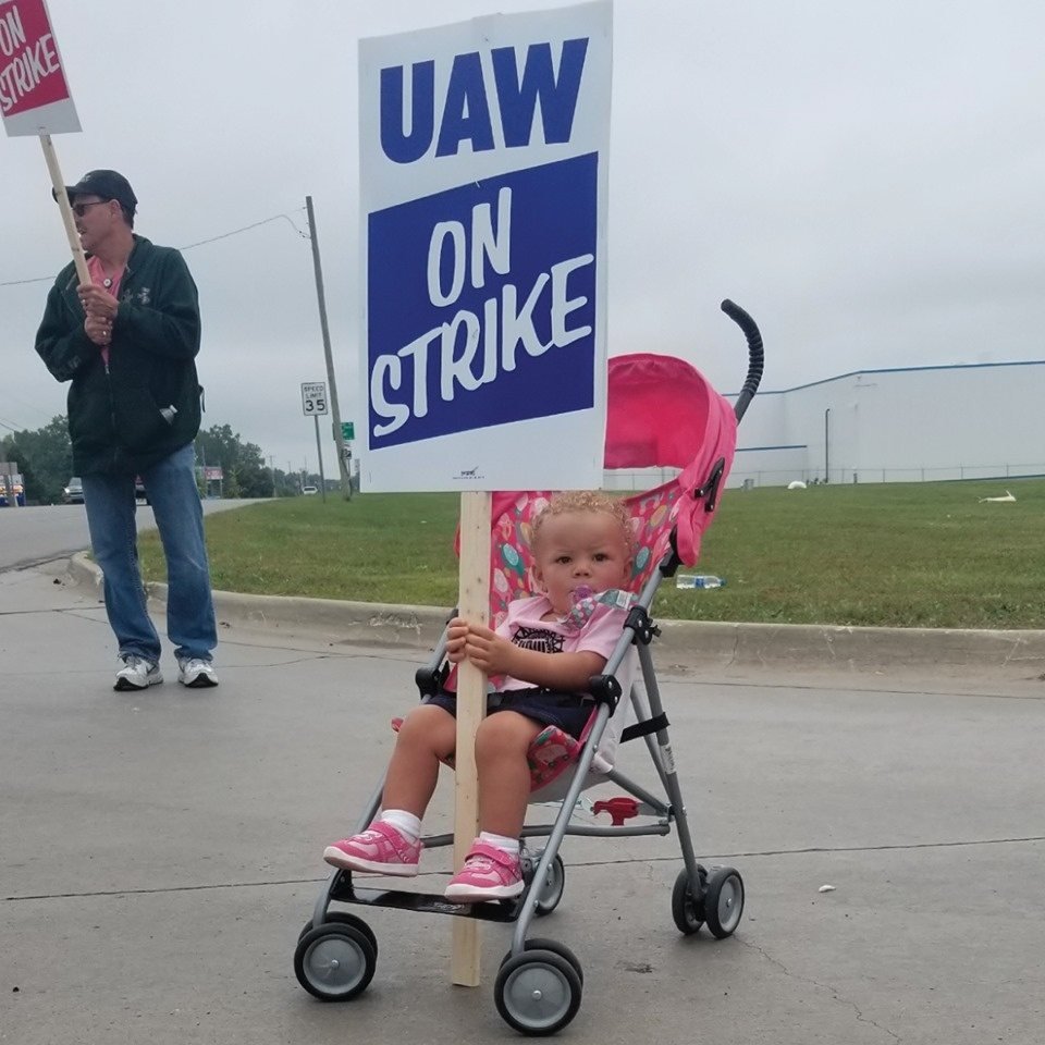 2019-10-04-la-huelga-de-general-motors-replica-a-amplios-sectores-2-02