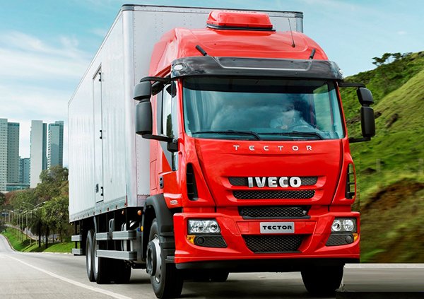 tape-2018-05-04-se-agranda-la-familia-iveco-02