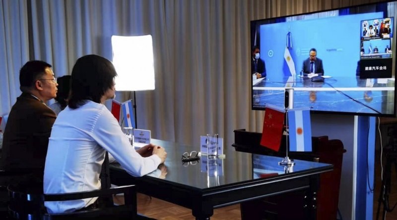 Argentina y una empresa china producirán vehículos eléctricos y baterías