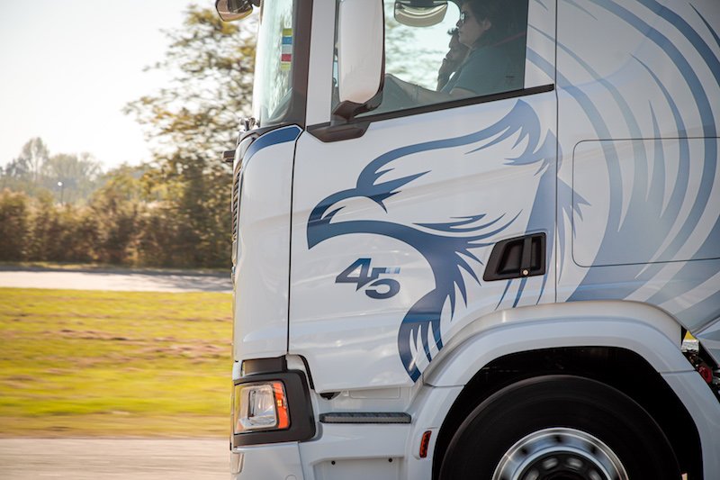 Scania Edición limitada por sus 45 años en el país