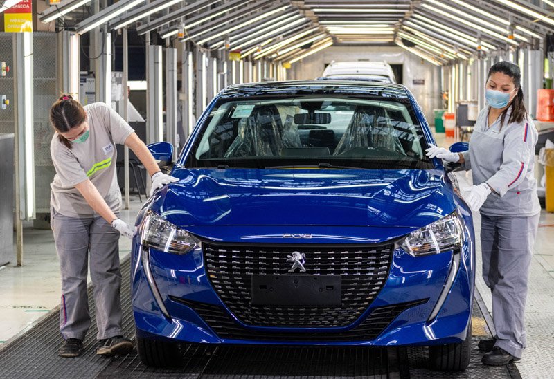 Stellantis inició un segundo turno de producción en su unidad Palomar