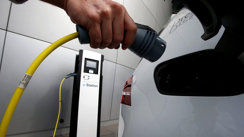 Se complica la transición hacia el auto eléctrico