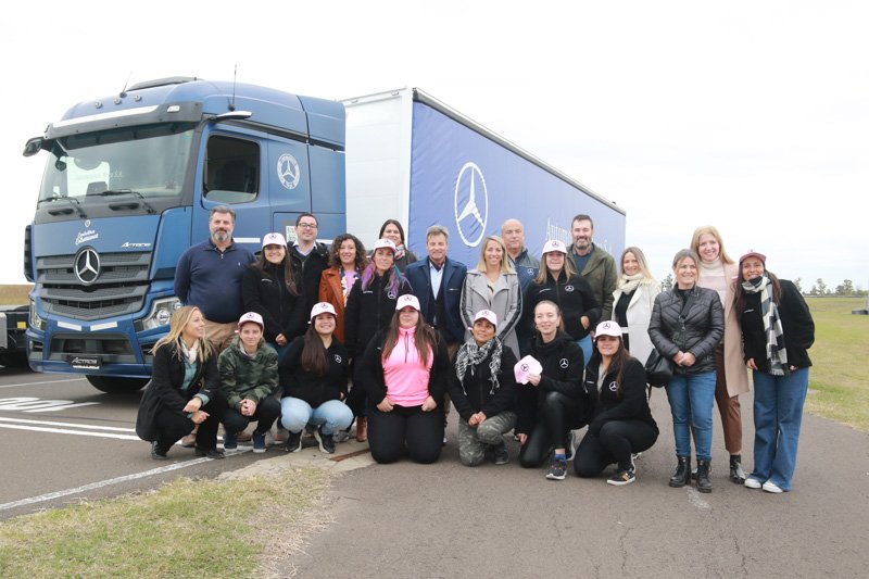 Mercedes-Benz acompaña a 'Conductoras Entrerrianas'