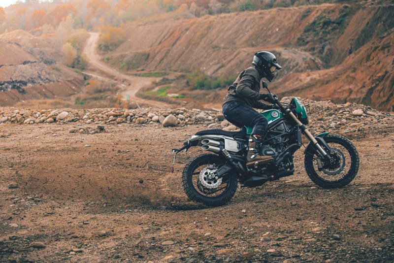 Benelli Leoncino 800 Trail