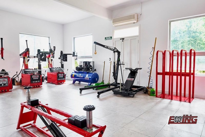 Lo último en equipamiento EWING