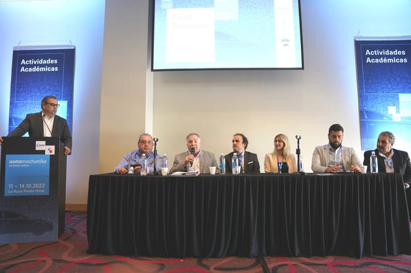 Futuros profesionales en Automechanika Buenos Aires