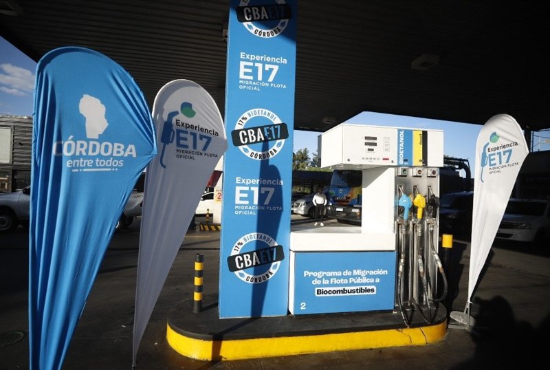 Se inauguró la primera expendedora del país, de B20 y E17