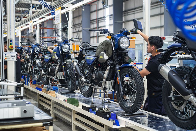 Royal Enfield Scram 411 producida en el país