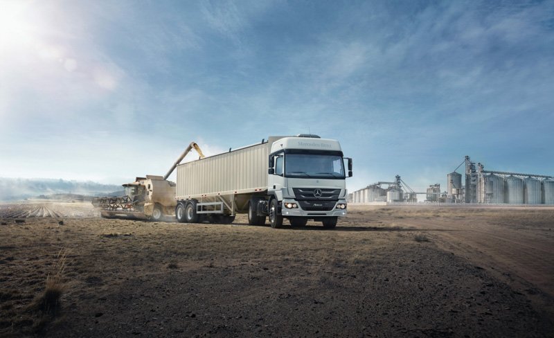 Mercedes-Benz fortalece su presencia en la industria