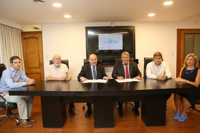 Acuerdo sobre energías renovables y electromovilidad