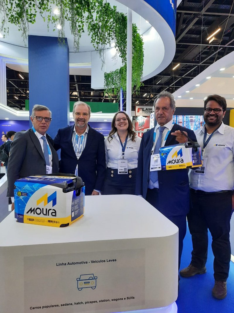 Kicillof y Scioli en el pabellón Argentino de AUTOMEC