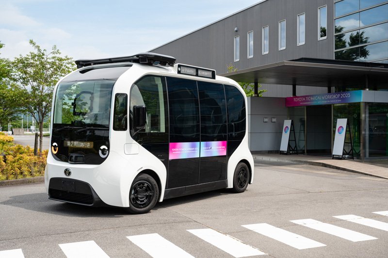 Toyota adelanta sus planes eléctricos