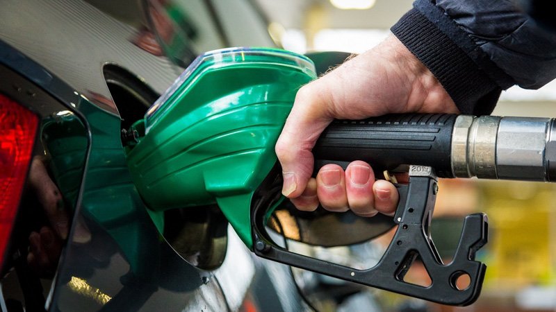 Impuestos que se pagan cada vez que se carga nafta