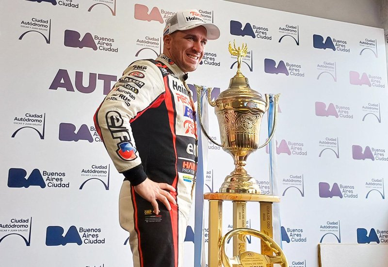 ELF mantiene una presencia activa en el automovilismo nacional