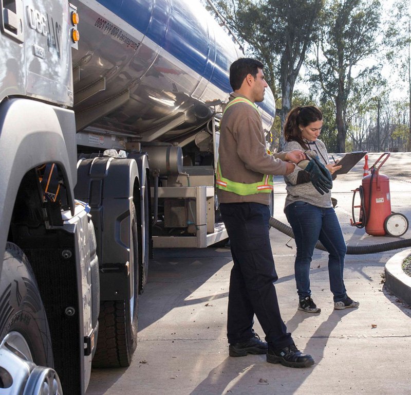 Precios de los combustibles, atrasados un 45%