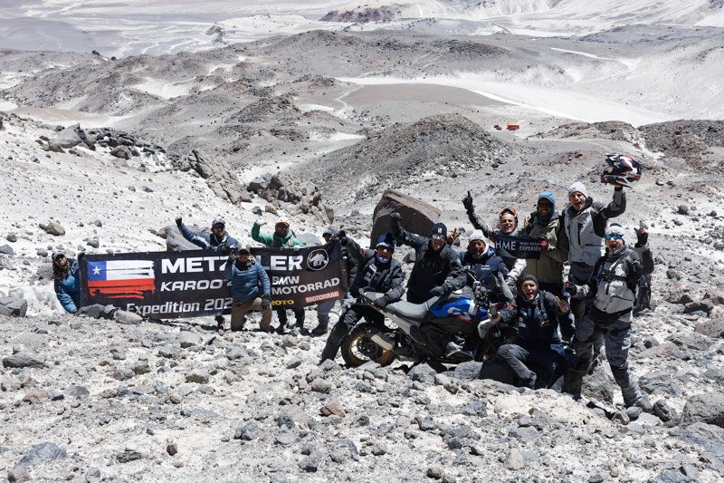BMW R 1300 GS, en la cima del volcán más alto del mundo