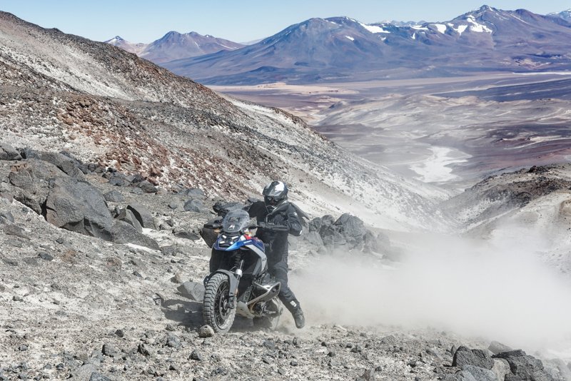 BMW R 1300 GS, en la cima del volcán más alto del mundo