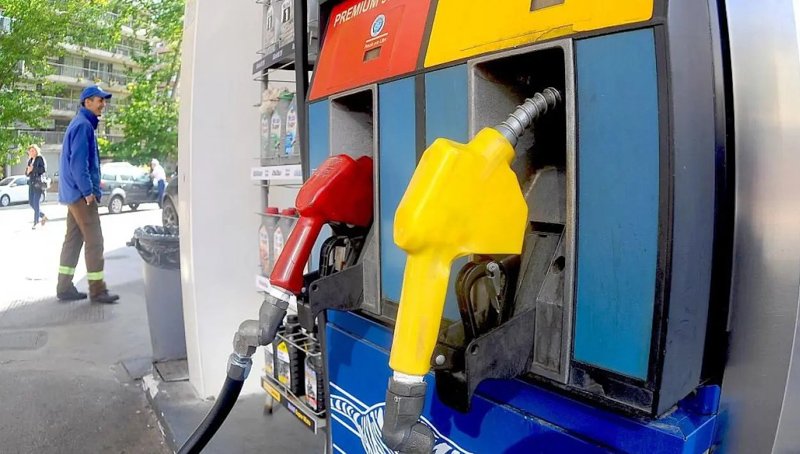 Bajó el precio del gasoil 50S al público