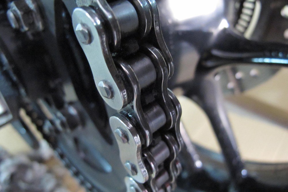 2019-02-20-la-cadena-de-la-moto-y-su-mantenimiento-3-03